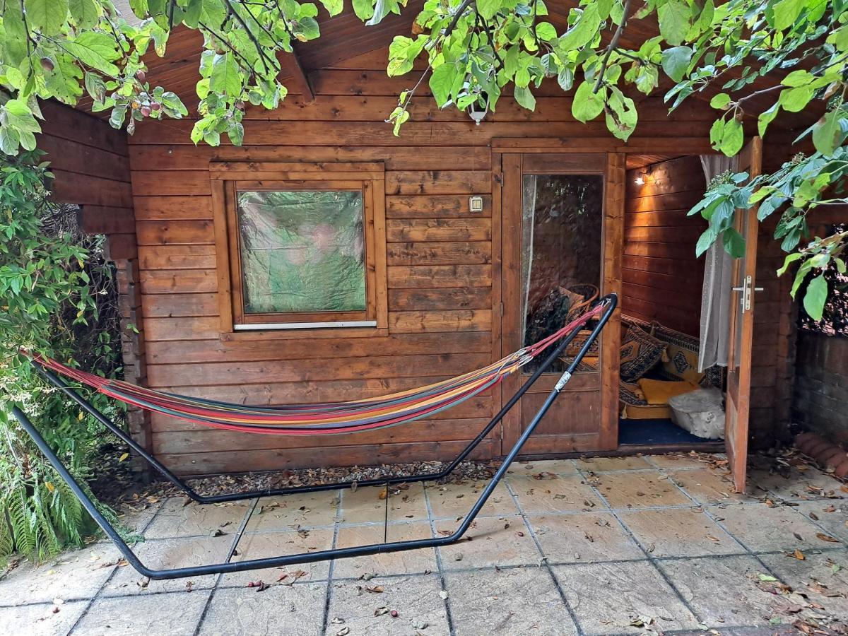 Bed and Breakfast Pilgrims Of The Goddess Гластонбері Екстер'єр фото